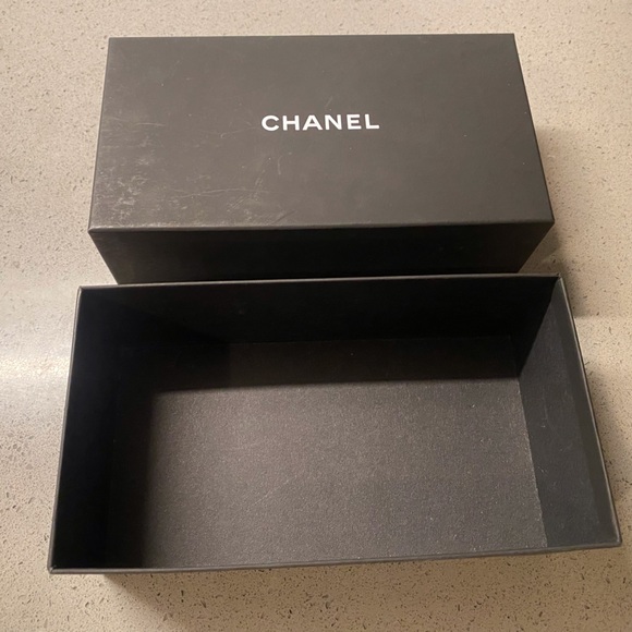 4 Hermes Orange Box Set and 2 Chanel Boxes - Picture 2 of 9